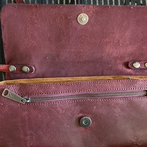 Patricia Nash Red Leather Clutch/Wristlet/Crossbody Handbag! - Picture 8 of 11